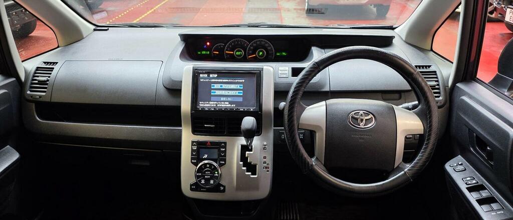 Toyota Voxy Mpv 4Wd 201212 Purple #4