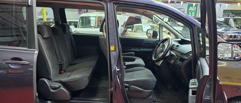 Toyota Voxy Auto 4Wd Purple #5