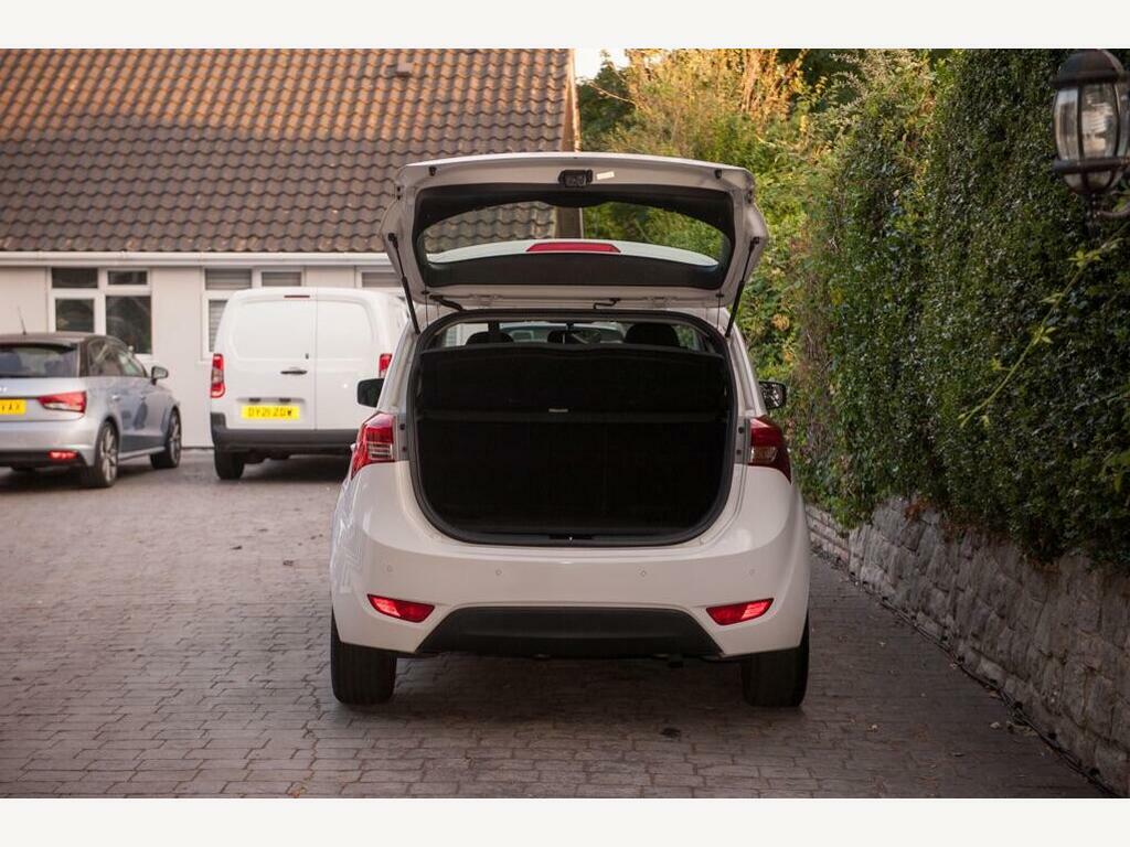 Hyundai Ix20 1.6 Active Euro 5 White #6