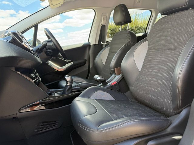 Peugeot 2008 2016 1.6 Bluehdi Allure Suv Euro White #3