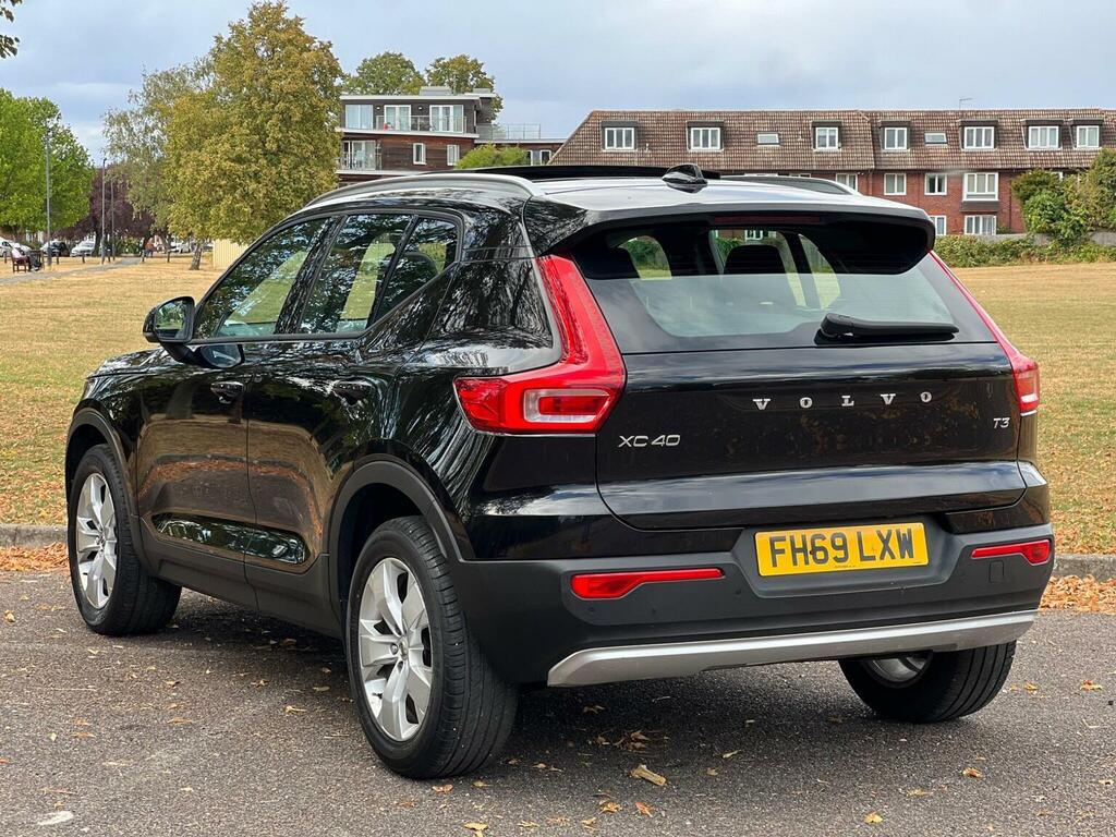 Volvo XC40 Suv 1.5 T3 Momentum Euro 6 Ss 202069 FH69LXW Black #4