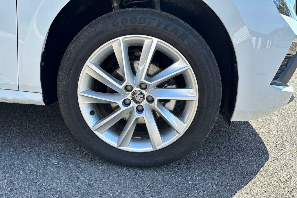 Skoda Kamiq 1.0 Tsi Se Edition Suv GL25UVG White #5