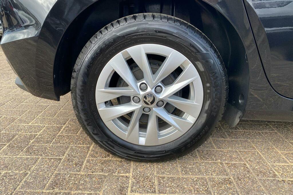 Skoda Fabia 1.0 Tsi Se Comfort Hatchback DF72BVT Black #4