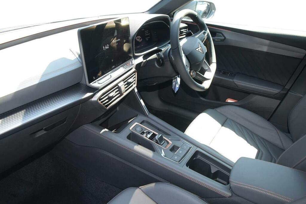 Cupra Leon 1.5 Ehybrid 25.8Kwh Vz2 Hatchback Plug KR26MZX Grey #2