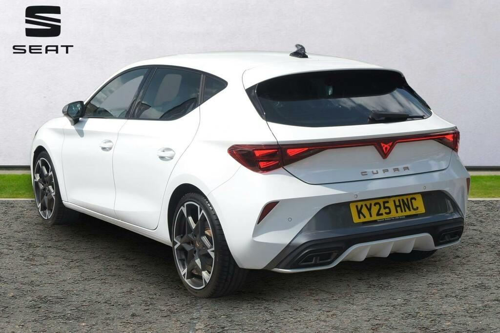 Cupra Leon 1.5 Tsi V2 Hatchback KY25HNC White #3