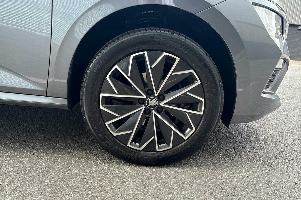 Skoda Kamiq 1.0 Tsi Design Edition Suv GL25MXX Grey #5
