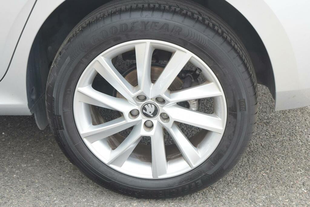 Skoda Kamiq 1.0 Tsi Se Edition Suv YK74AFW Silver #5