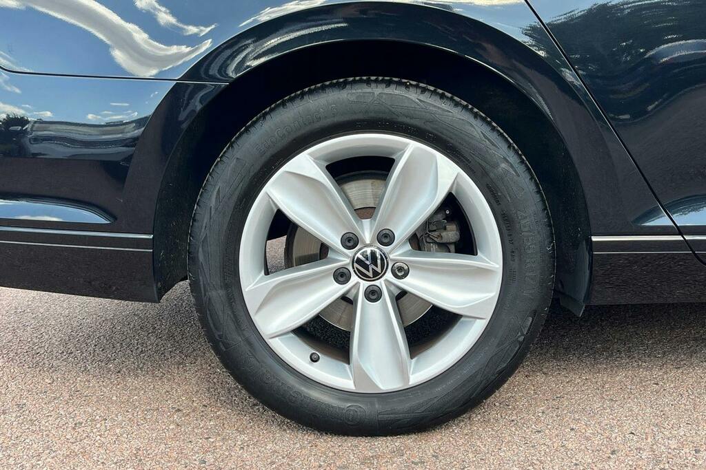 Volkswagen Passat 2.0 Tdi Evo Se Nav Estate Dsg Black #5