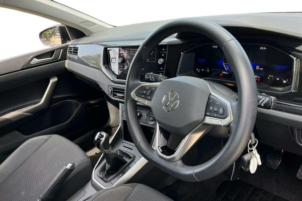Volkswagen Polo 1.0 Tsi Life Hatchback GK73SYU Black #6