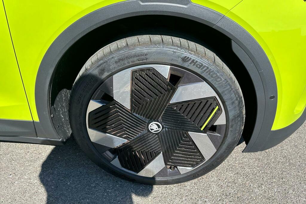 Skoda Elroq 84Kwh Vrs Suv 4Wd Green #5