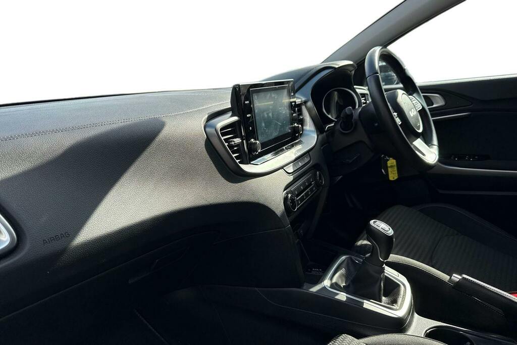 Kia Ceed 1.5 T Gdi 2 Hatchback Grey #2