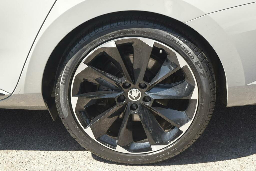 Skoda Superb Estate 2.0 Tdi 190 4X4 Sportline Dsg White #5