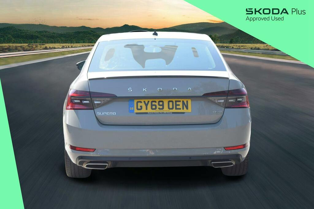 Skoda Superb Estate 2.0 Tdi 190 4X4 Sportline Dsg White #7