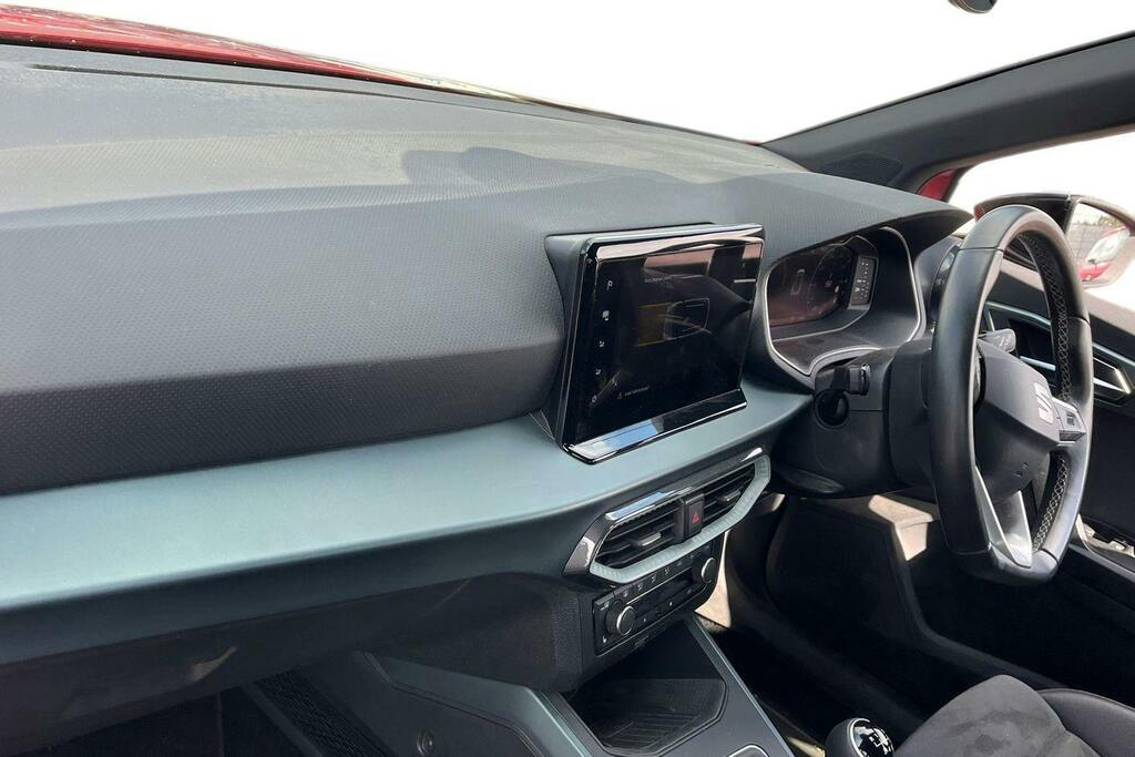 Seat Arona 1.0 Tsi Xperience Lux Suv Red #2