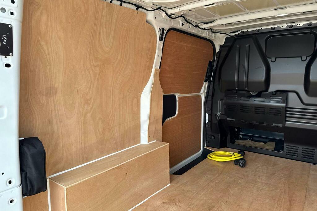 Volkswagen E-Transporter 160Kw 65Kwh Commerce Pro Kombi Van Grey #37