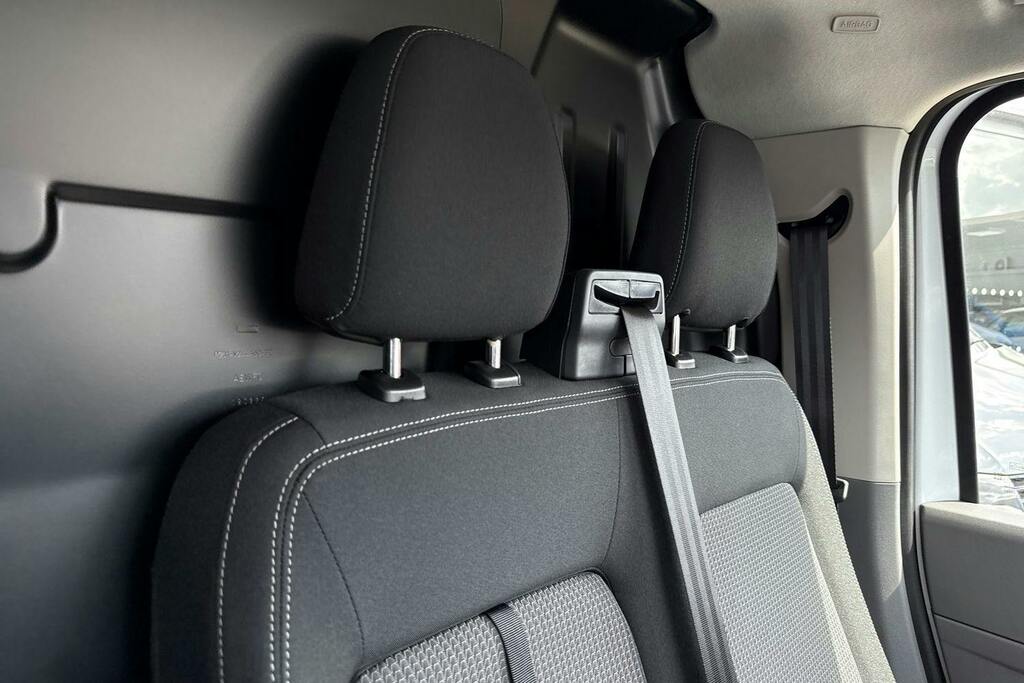 Volkswagen E-Transporter 160Kw 65Kwh Commerce Pro Kombi Van Grey #19