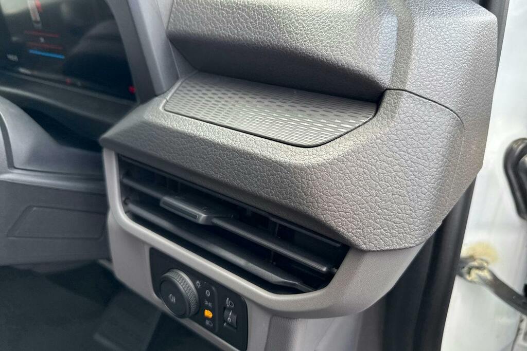 Volkswagen E-Transporter 160Kw 65Kwh Commerce Pro Kombi Van Grey #40