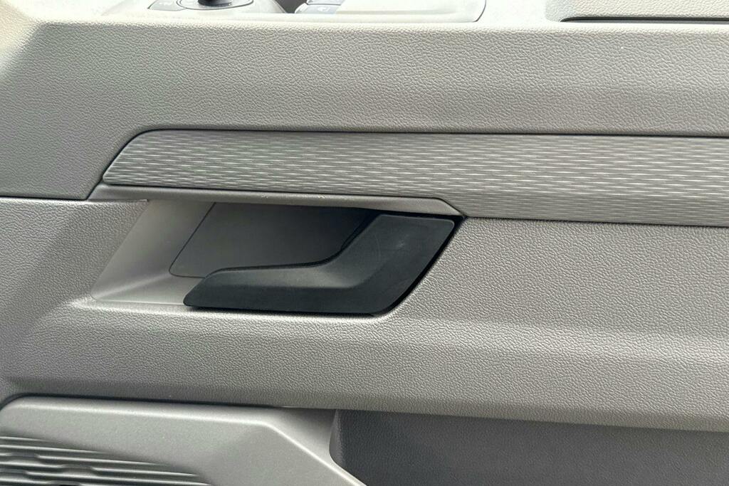 Volkswagen E-Transporter 160Kw 65Kwh Commerce Pro Kombi Van Grey #24