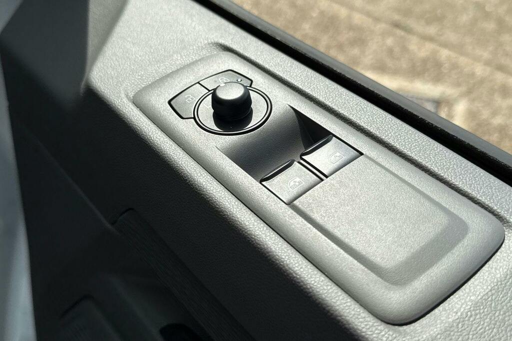 Volkswagen E-Transporter 160Kw 65Kwh Commerce Pro Kombi Van Grey #21