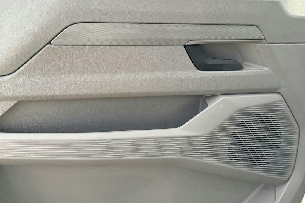 Volkswagen E-Transporter 160Kw 65Kwh Commerce Pro Kombi Van Grey #33