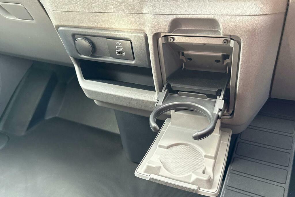 Volkswagen E-Transporter 160Kw 65Kwh Commerce Pro Kombi Van Grey #42