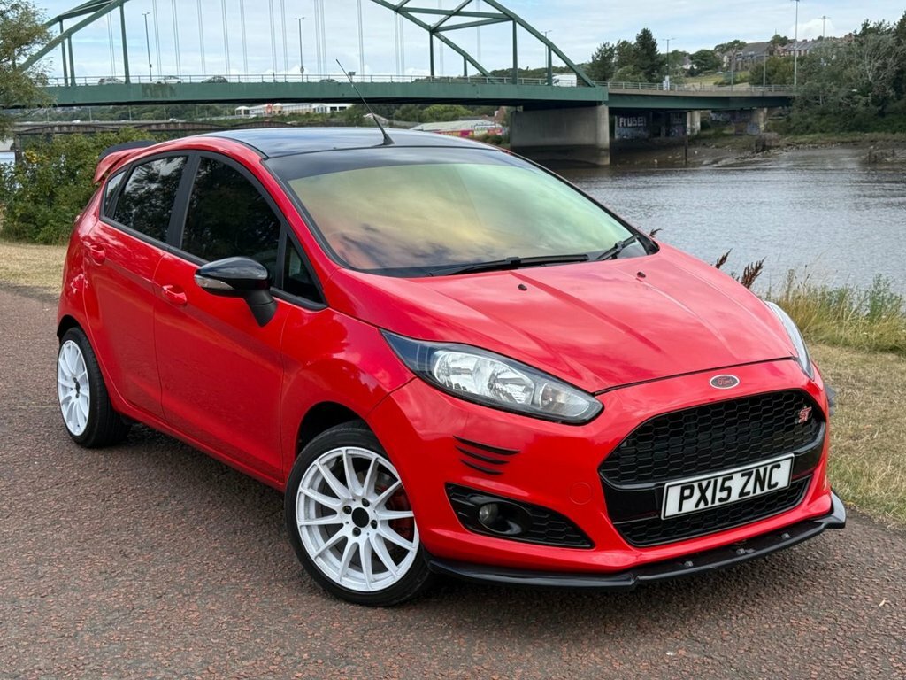 Ford Fiesta 1.3L Style Red