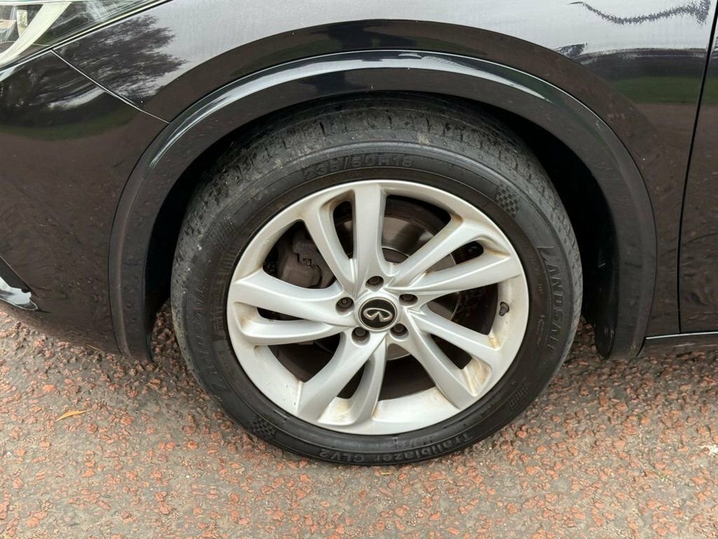 Infiniti Q30 Premium Silver #26