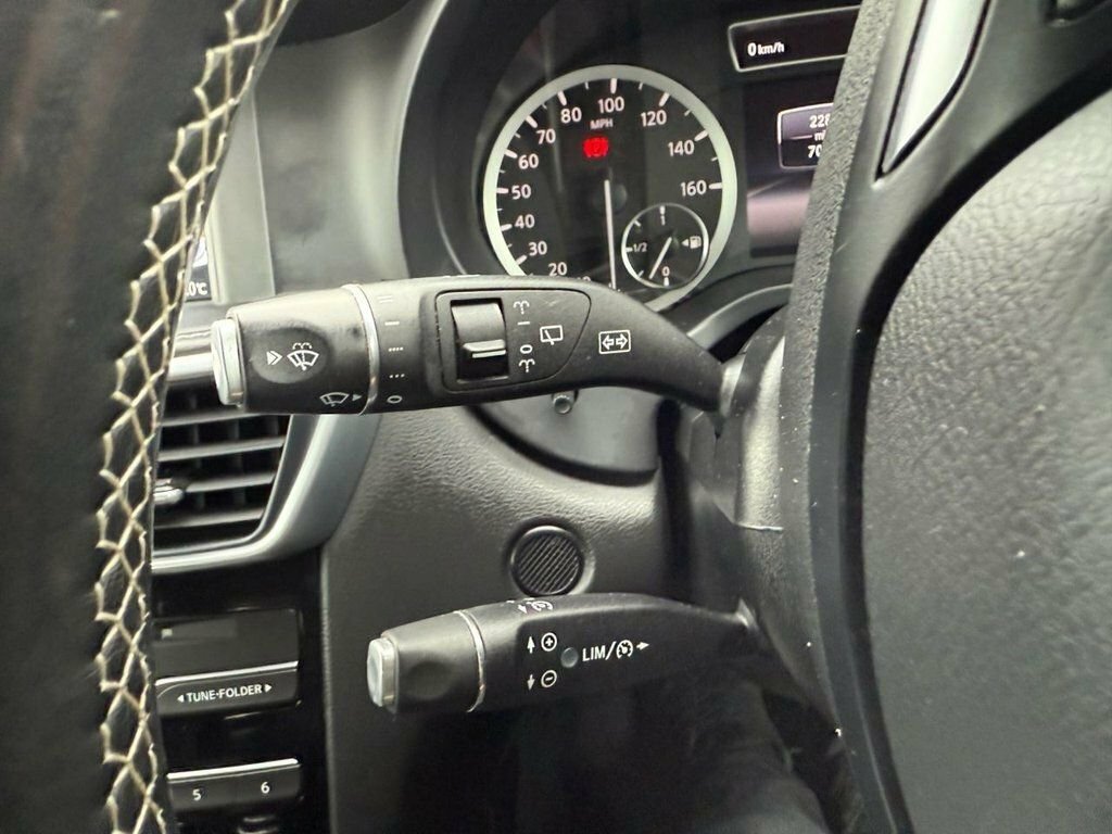 Infiniti Q30 Premium Silver #20