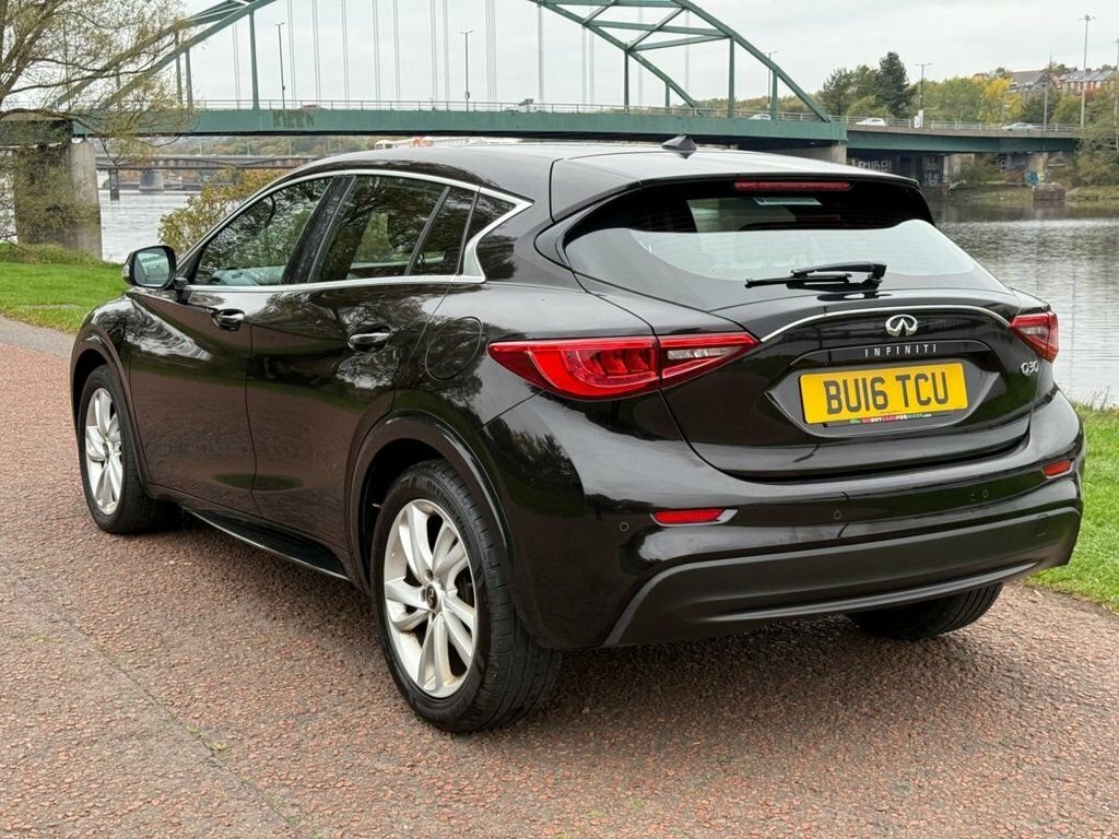 Infiniti Q30 Premium Silver #23