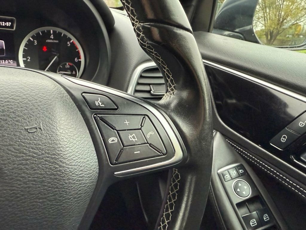 Infiniti Q30 Premium Silver #19