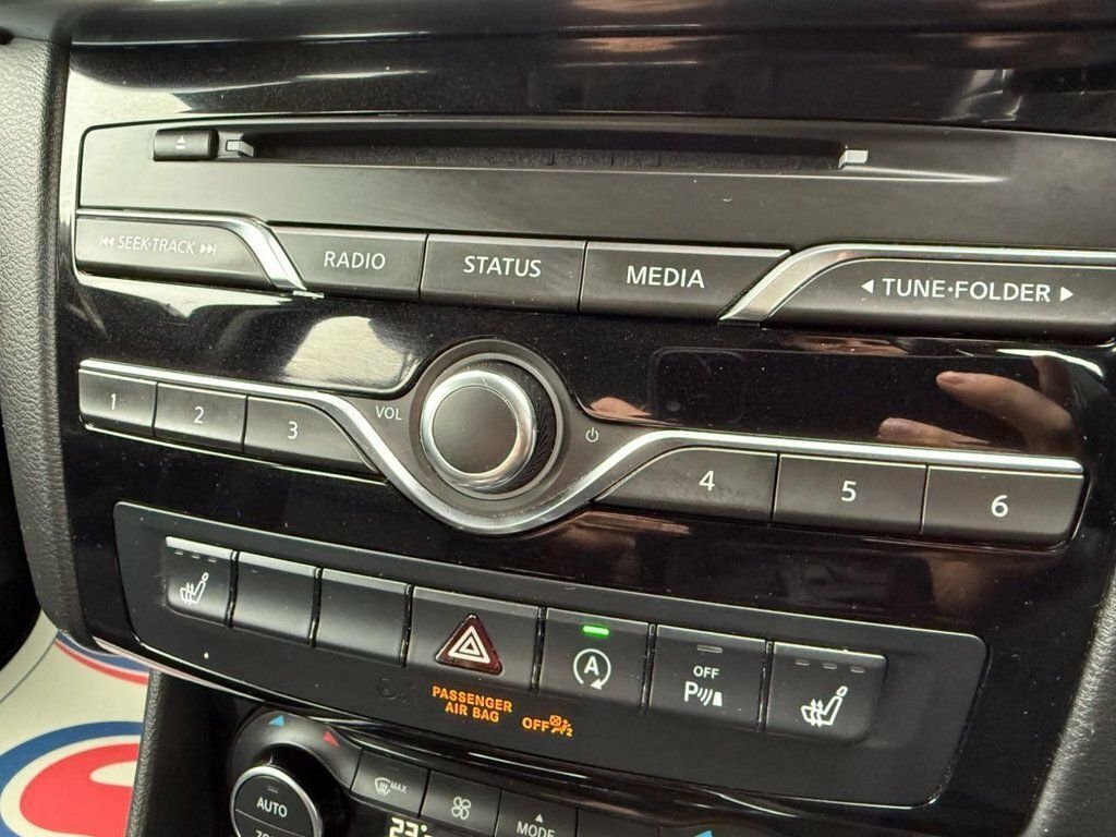 Infiniti Q30 Premium Silver #16