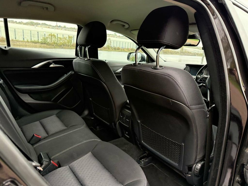 Infiniti Q30 Premium Silver #13