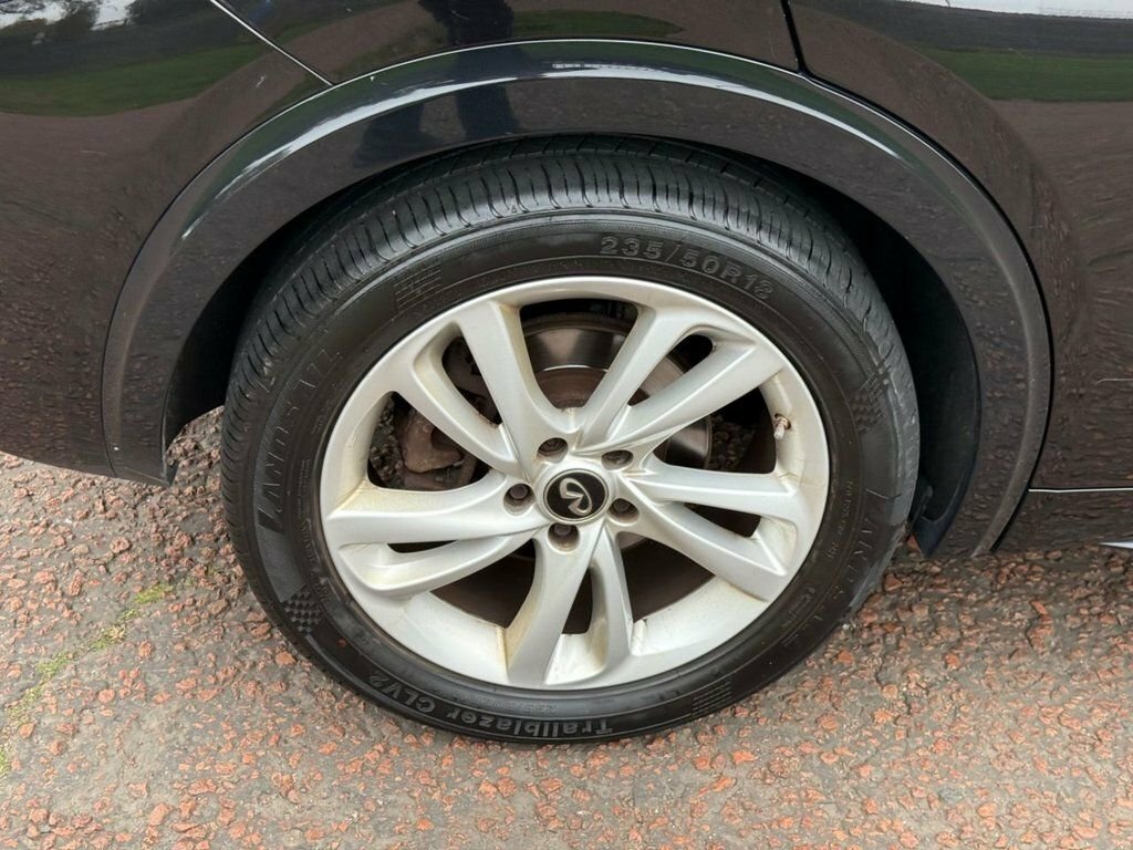 Infiniti Q30 Premium Silver #7