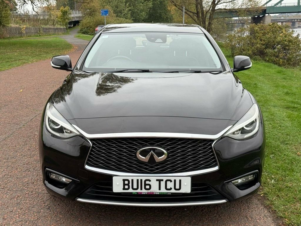 Infiniti Q30 1.5L Business Executive Black #2