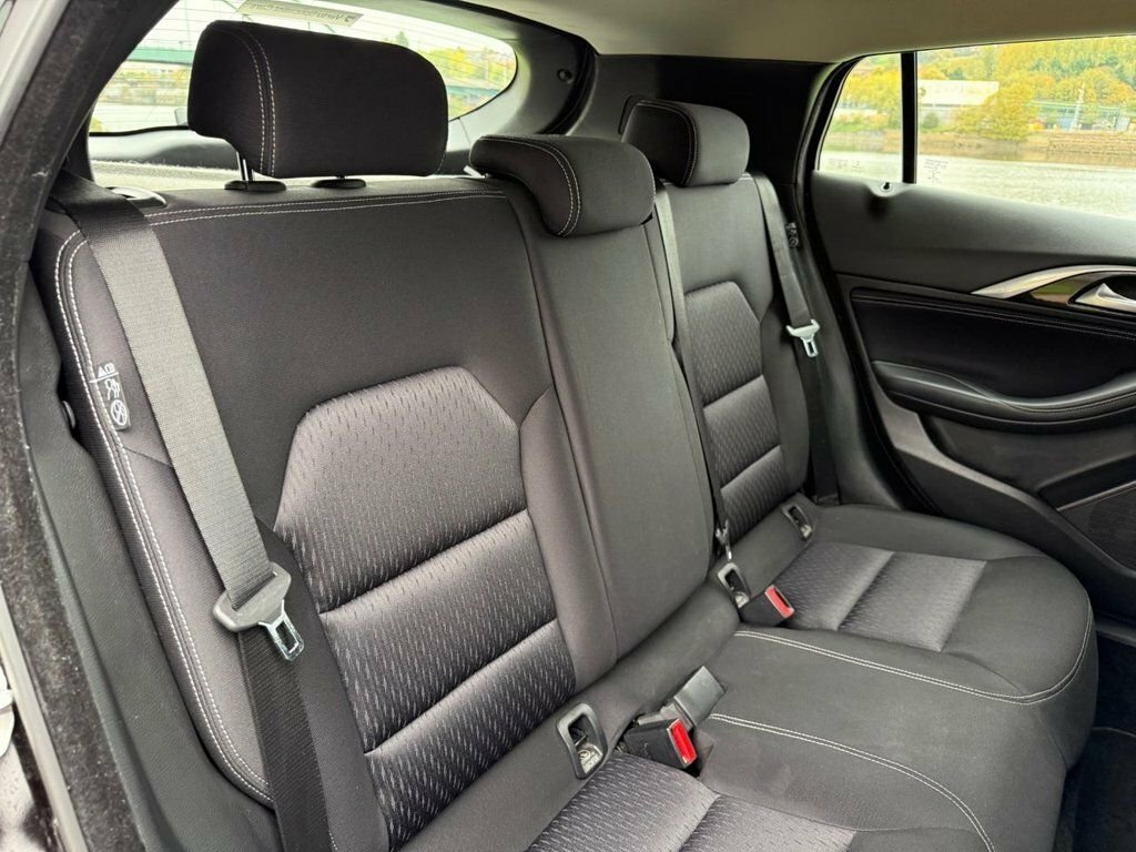 Infiniti Q30 Premium Silver #12