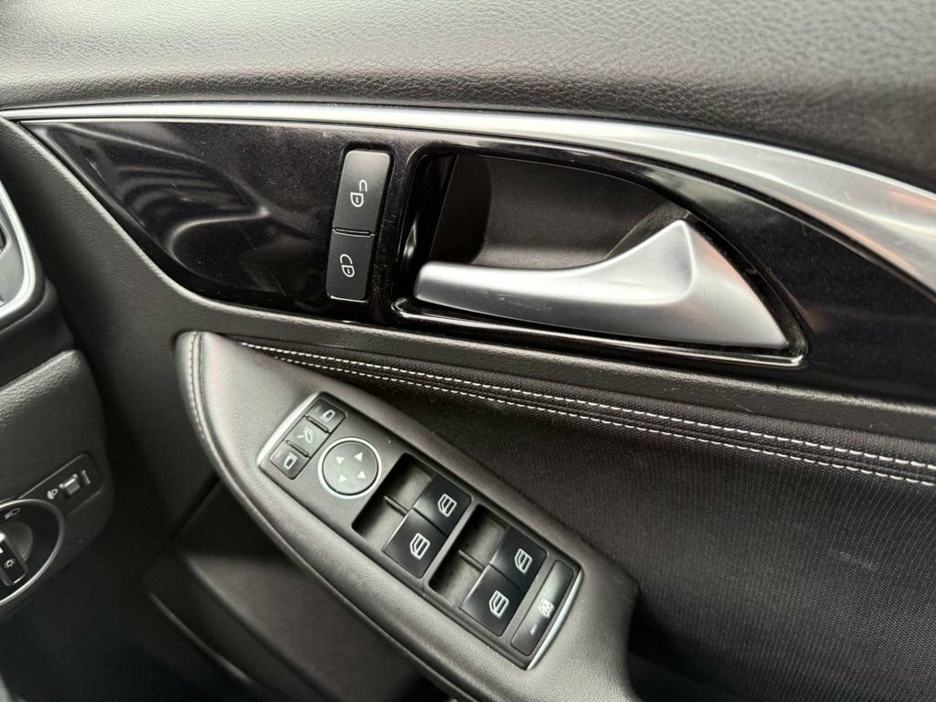 Infiniti Q30 Premium Silver #22