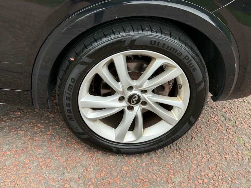 Infiniti Q30 Premium Silver #27