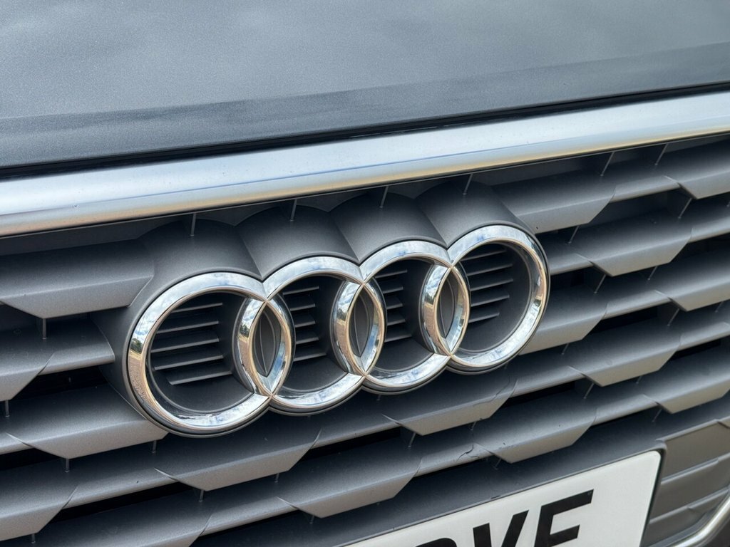 Audi Q2 Suv Grey #3