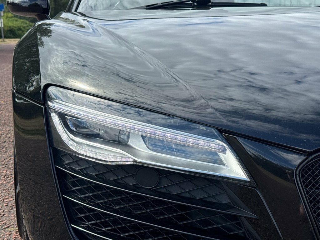 Audi R8 Convertible Black #4