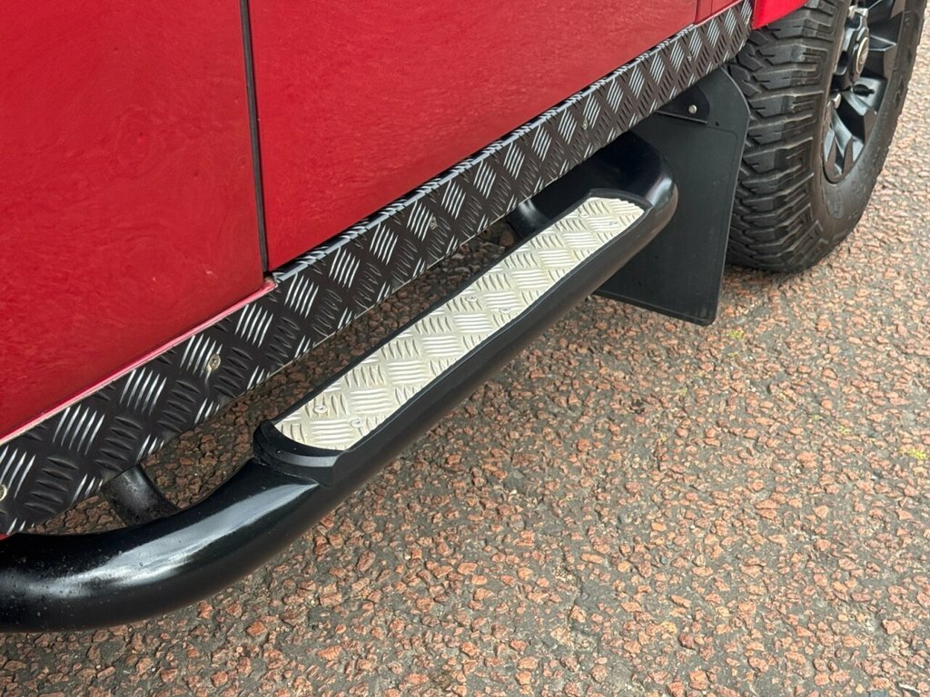 Land Rover Defender 90 Defender 90 Xs Td Red #9