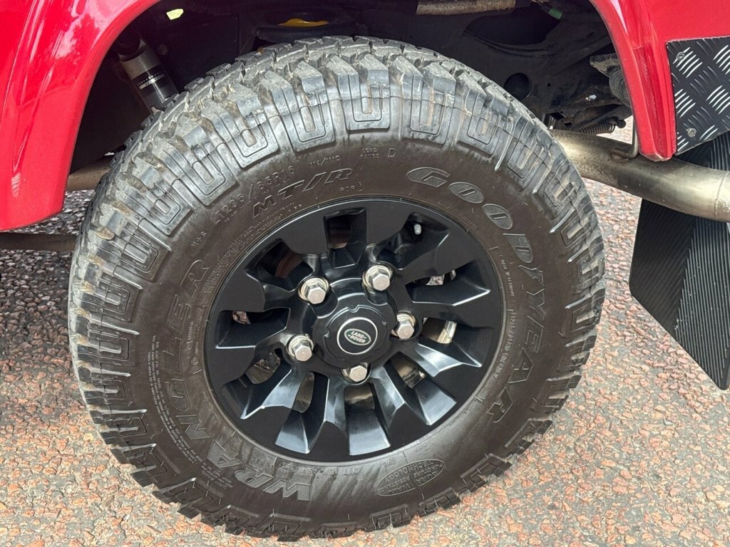 Land Rover Defender 90 Defender 90 Xs Td Red #31