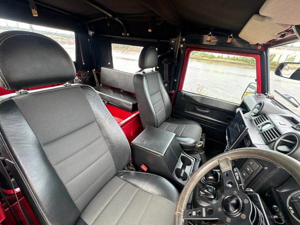 Land Rover Defender 90 Defender 90 Xs Td Red #19