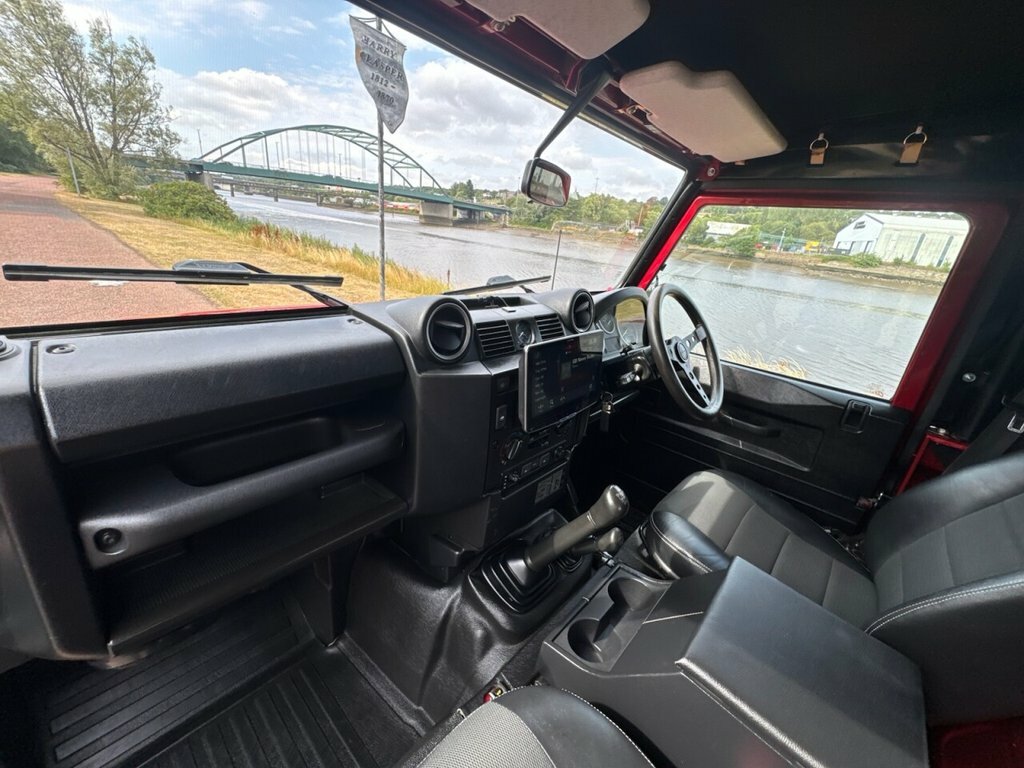 Land Rover Defender 90 Defender 90 Xs Td Red #37