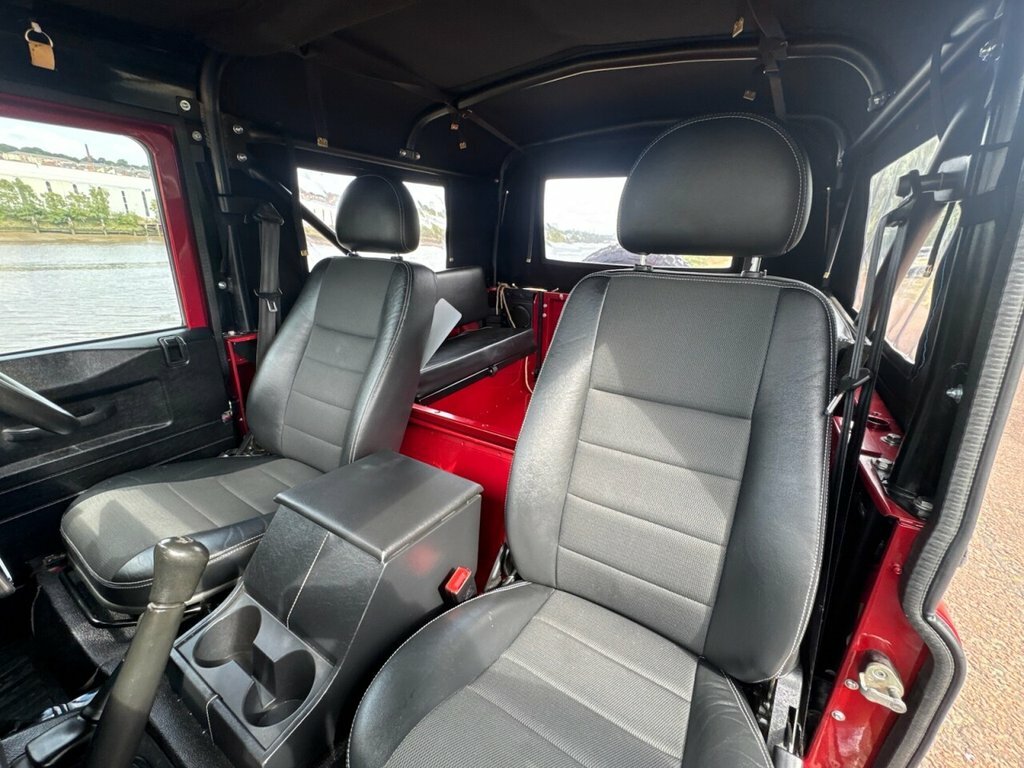 Land Rover Defender 90 Defender 90 Xs Td Red #36