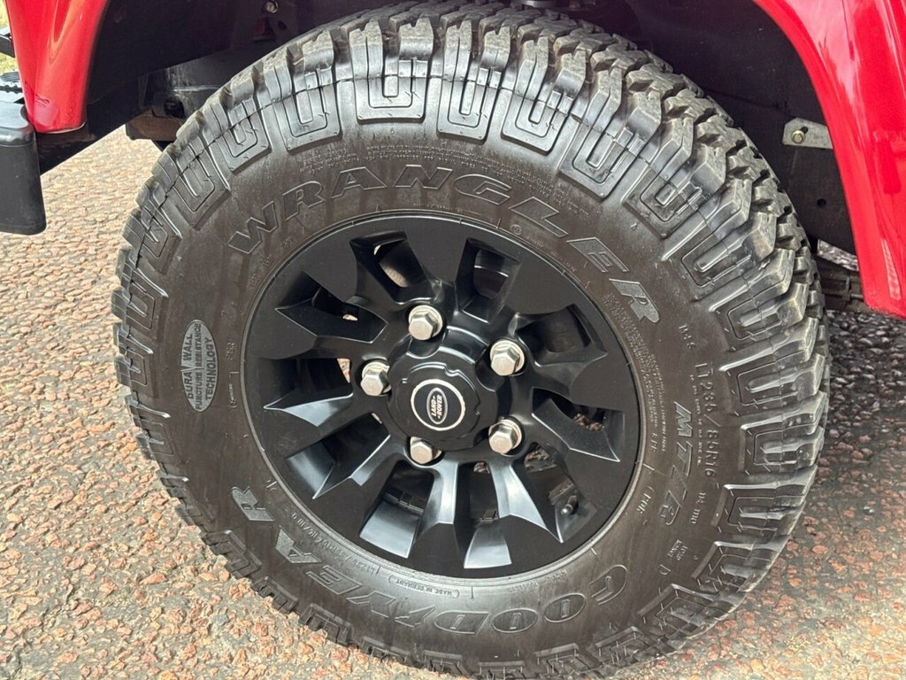 Land Rover Defender 90 Defender 90 Xs Td Red #32