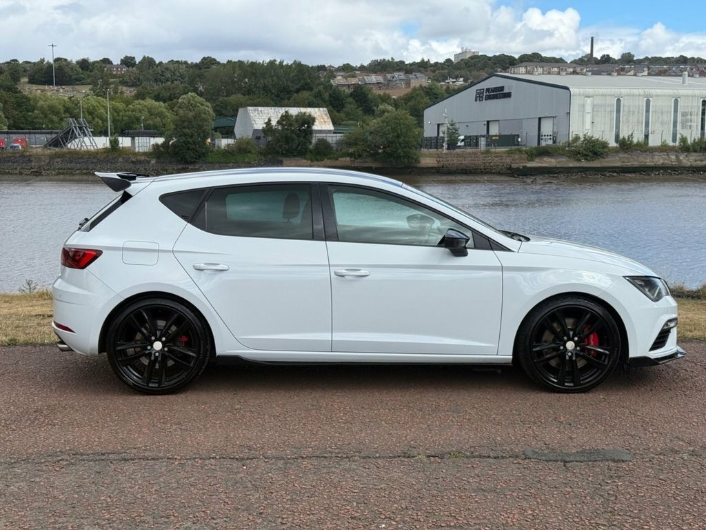 Seat Leon 2L Cupra 300 White #3