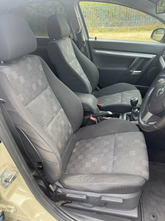 Vauxhall Vectra 1.8 Vvt Life Estate Silver #14