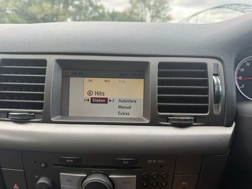 Vauxhall Vectra 1.8 Vvt Life Estate Silver #17