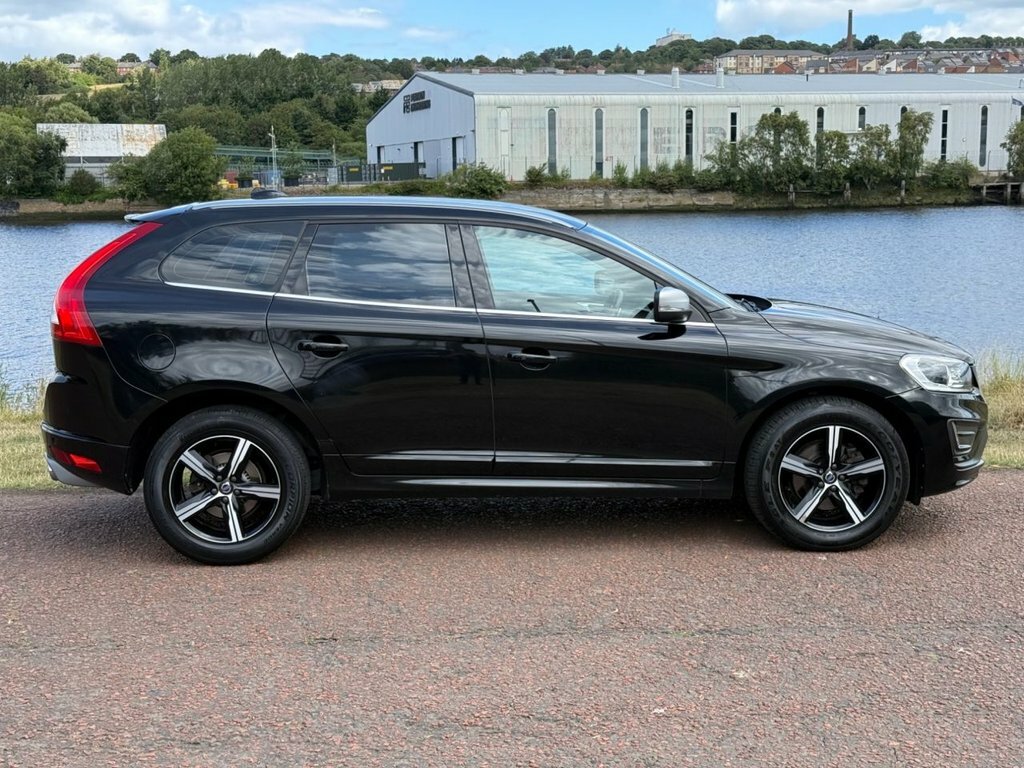 Volvo XC60 Suv Black #3