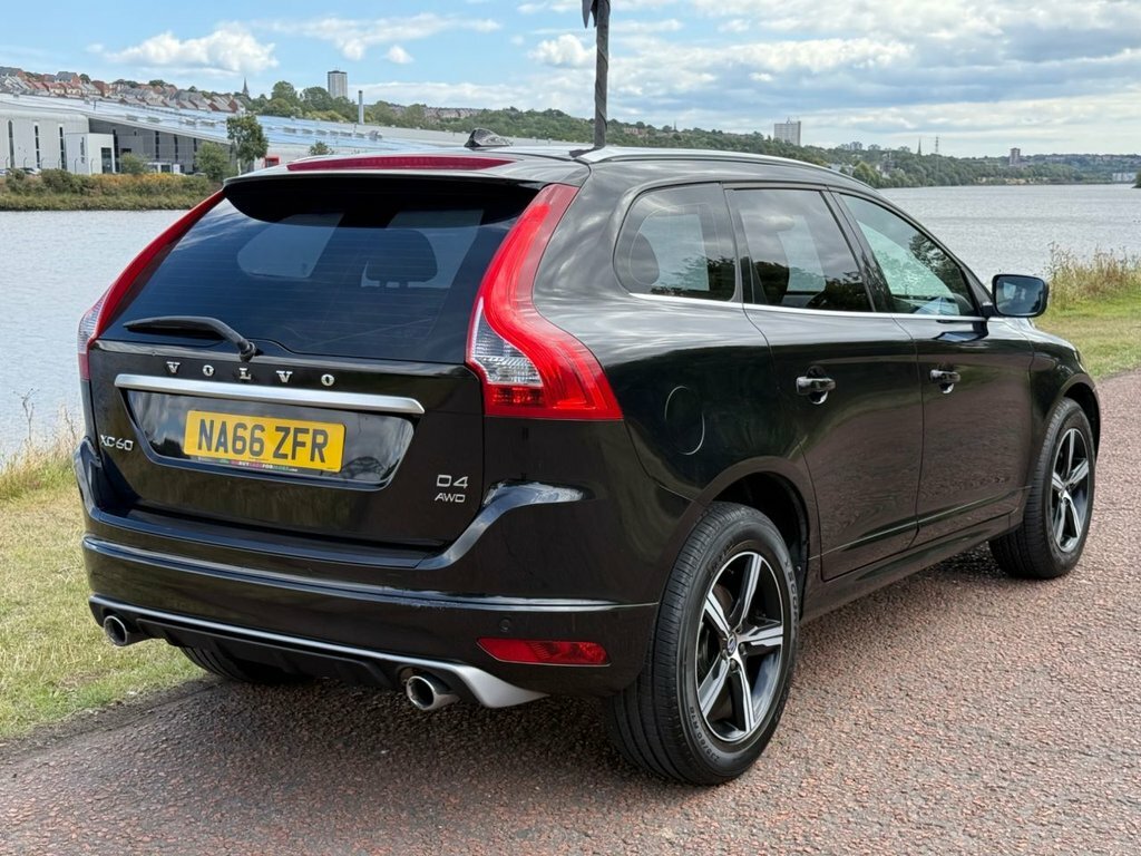 Volvo XC60 Suv Black #4